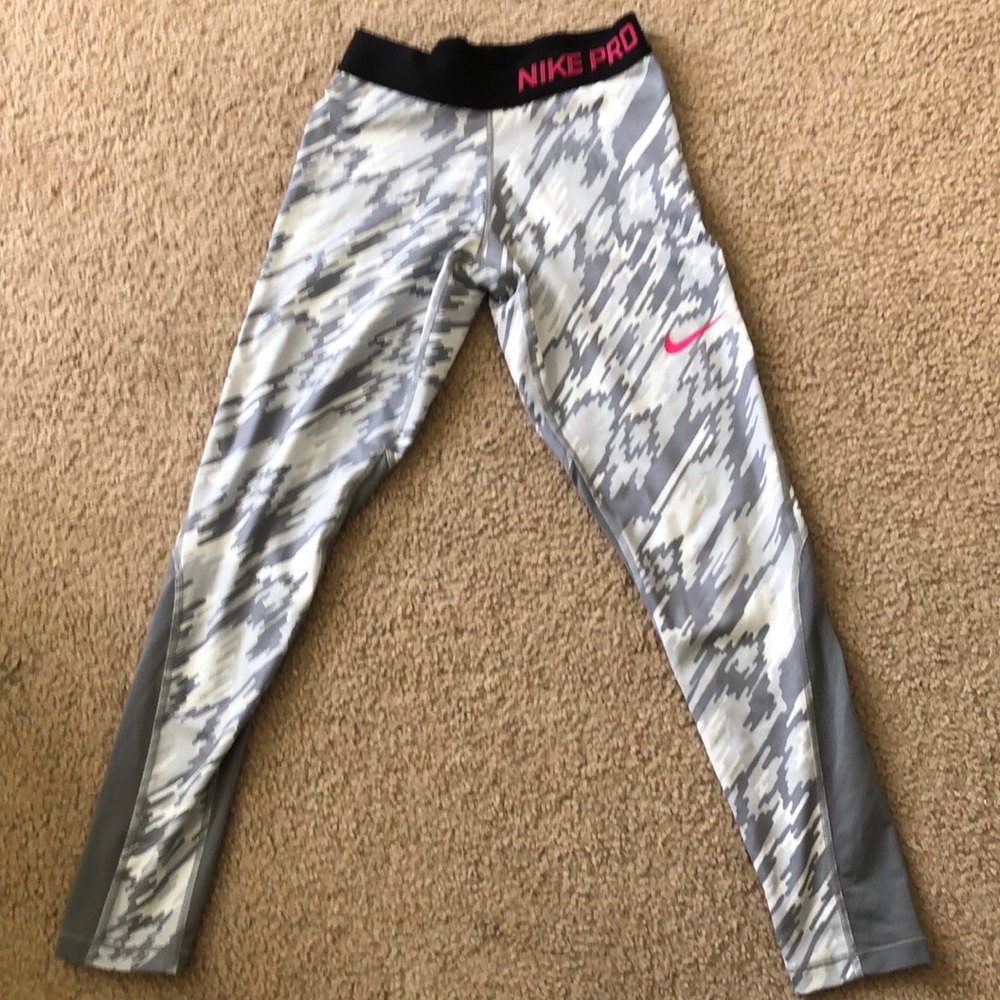 NIKE Pro Leggings